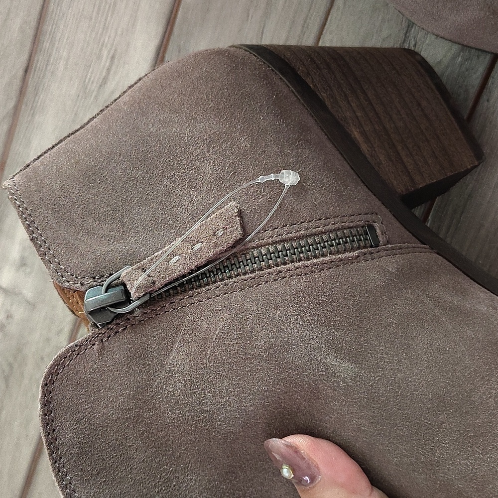 New Frye Women's Suede Ankle Boots In Taupe Size 9.5 - Picture 9 of 13
